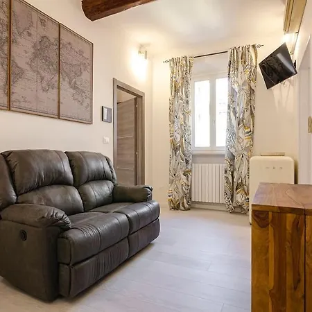 Appartamento Canonica Home, In The Heart Of The *